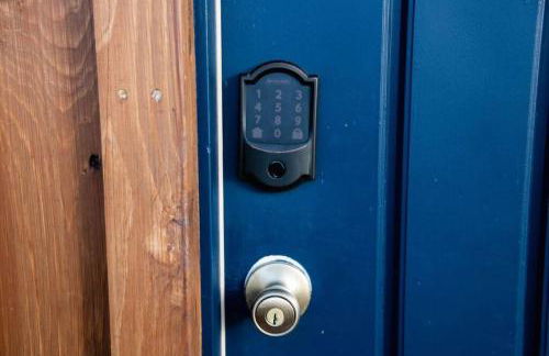 Rustic Chic Alabama Cabin w Loft Fire Pit Pet Friendly Fenced Yard Lake Guntersville - Lucky Lodge - Foto 53