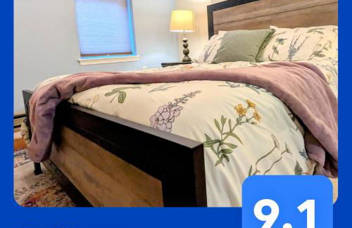 Relaxing Rustic Oasis II, Unit B - 6 minute walk to Downtown! Cyclists Welcome! - Foto 1