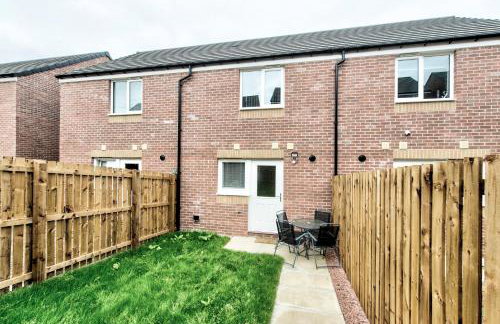 2-Bedroom Holiday Home With Private Garden & Parking - Foto 26