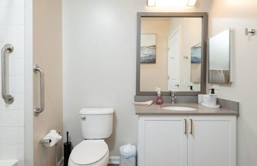 Central 1-BR Condo Assembly Row Gym & Pool Sleep 5 - Photo 47