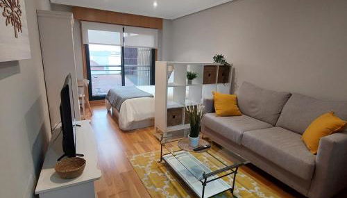 Estudio céntrico con garaje y vistas al mar. - Foto 4