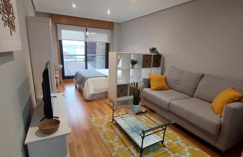 Estudio céntrico con garaje y vistas al mar. - Foto 4