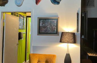 SPACE CASTLE: a 1950s Gas Station transformed into an Art Themed Wonderland - Foto 13