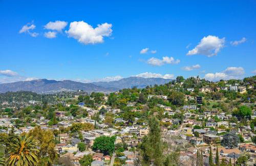 Scenic Retreat with Deck & Stunning Views in LA - Foto 100