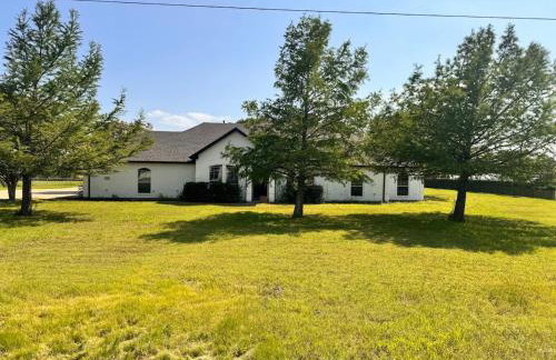 Tranquil 1,5 Acre Retreat with Modern Comfort - Foto 6