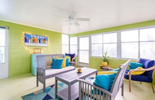 Lemon Bay Hideaway, Retro Beach Bungalow - Foto 14