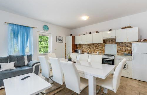 Beautiful villa Eden with pool and jacuzzi immersed in the vegetation - Foto 15