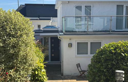 Suzetta Cottage - Photo 2