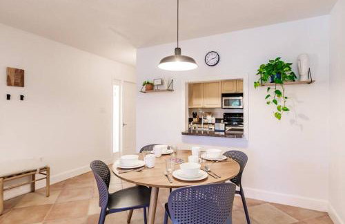 *Eclectic hidden Gem / Tiki Bar and Pool* - Foto 2