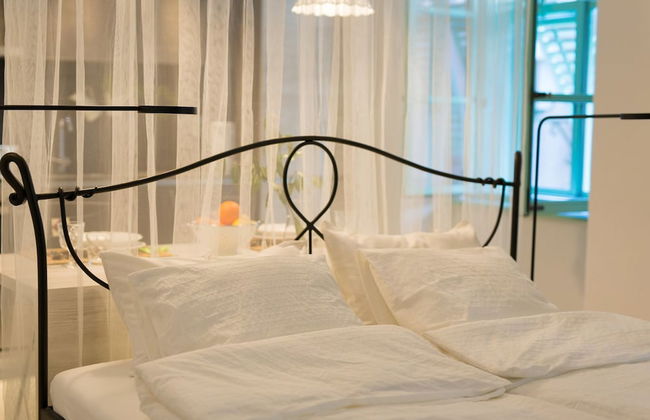 Vibrant and Elegant Downtown Krk Apartments - Photo 12