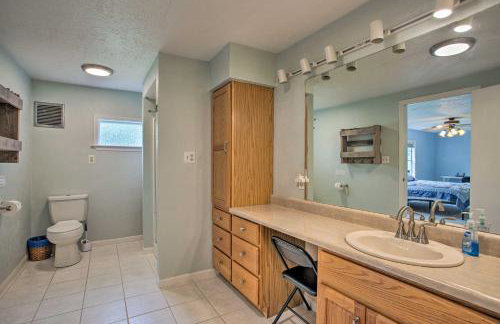 Possum Kingdom Lakefront Home with Patio and Dock! - Foto 18