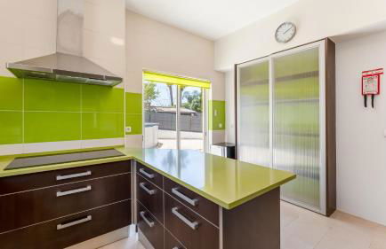 Bright 3BDR House with Pool by Lovelystay - Foto 12