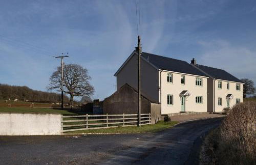 Family Country Cottage with Stunning Mountain Views - Photo 27