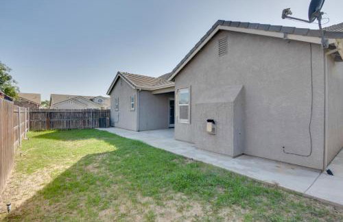 Remodeled Livingston Home with Private Backyard! - Foto 28