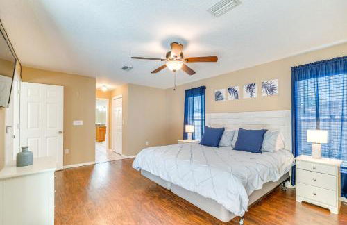 Relax Poolside Spring Hill Family Home with Yard! - Foto 18