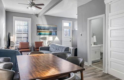 Beautiful Rehabbed Unit in Shaw Community 4228a - Photo 4