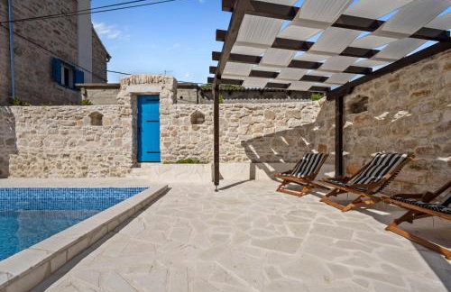 House AnaDora with pool - Zlarin - Photo 51