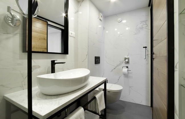 DeZign Apartments - Photo 43