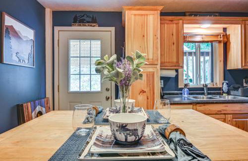 Murray Cabin with Hot Tub Walk to Kentucky Lake! - Foto 10