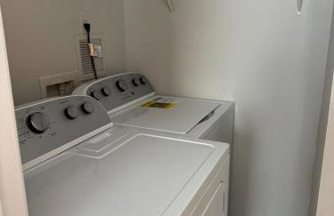 Modern Entire 2-Bedroom House for 6 Guests at University City - Foto 11