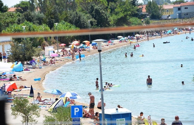 Charming Apartment in Vrsi Mulo, Great Place in Dalmatia for Family Vacation - Photo 17