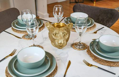 Stylish Apartment with Balcony, Free Parking, Fast Wifi and Smart TV with Sky and Netflix by Yoko Property - Foto 16