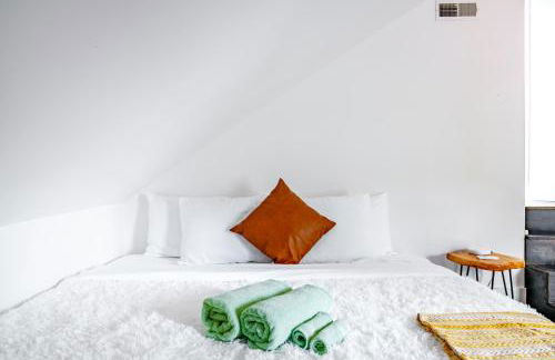 Jungle House Chillicothe Sleeps 24 Downtown Ohio Free Parking - Walk to Historic District - 5BR Luxury Home - Pet Friendly - King Beds - Over 5,800 Five Star Stays - Foto 15