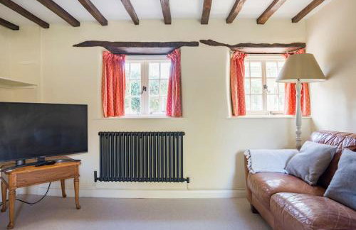 Charming Cottage in Cotswolds Riverside Village - Foto 9