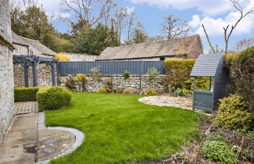 Postman's Knock - Photo 20