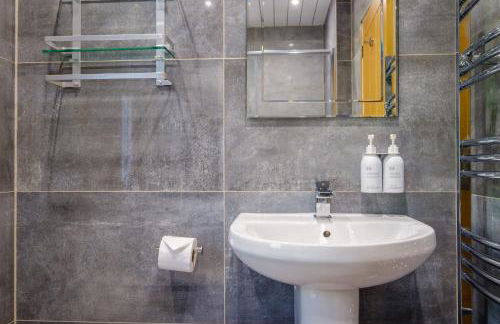 The Bolt Hole - Photo 37