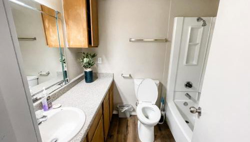 Spacious 3BR Retreat with Pool and Prime Location - Foto 5