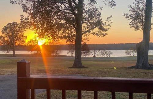 Steps to Shore Group Getaway on Kentucky Lake! - Foto 32