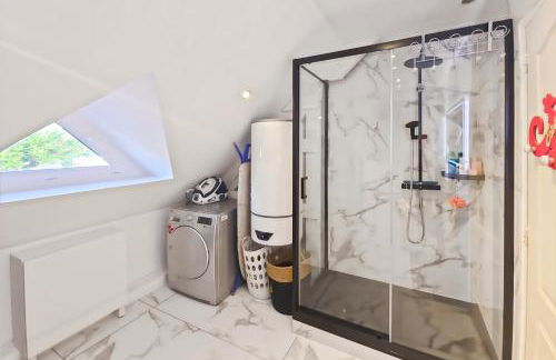 230m2 sur 3800m2 - jacuzzi 6 places - 16pers max - Foto 33