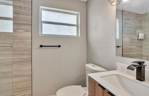 The Shell on Walnut Studio Hollywood Beach Free Parking - Photo 13