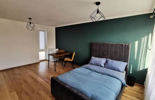 Spacious En-Suite Rooms & Off-Suite Rooms Near Hospital and Shops - Photo 6