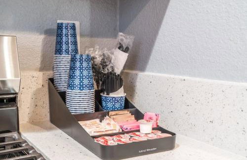 Luxury Living Just Steps from the Strip - Foto 21