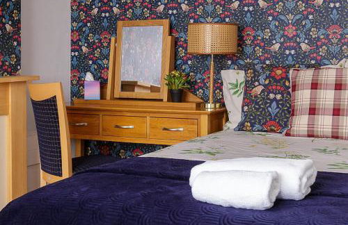 Blue Sparrow 4 bed House off road PARKING Pet friendly - Foto 1