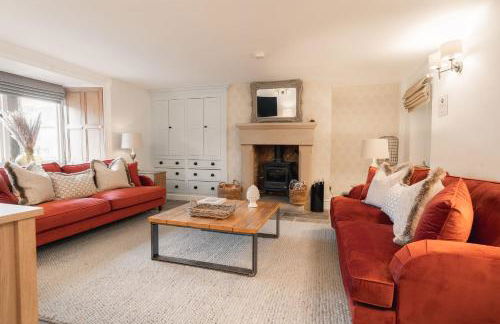 The Farmhouse - Photo 3