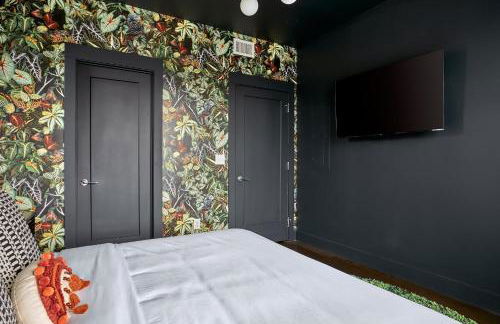 Upscale 12 South Penthouse with 2 Kings, Balcony 1 of 7 Themed Lofts at Cowrite, Find Coffee and Tacos Downstairs, Complimentary Spin Class, Walk to Shopping in 12 South, 10 Minutes to Broadway, Parking, 24 Hr Hospitality - Foto 11