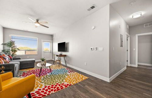 Serene Space with Easy City Access - Foto 14