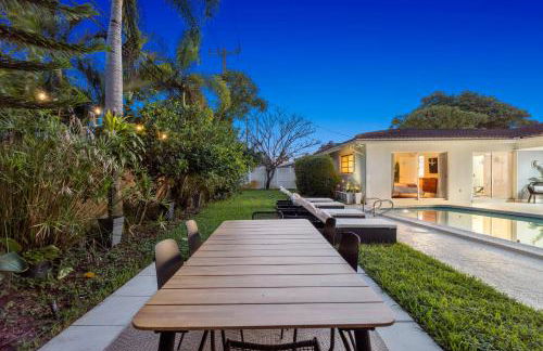 Charming Coral Ridge 2BR 2BA Near Beach plus Pool - Foto 32