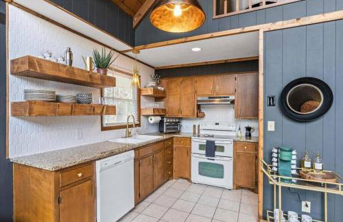 Spacious Lakeview Mountain Cabin - Foto 7