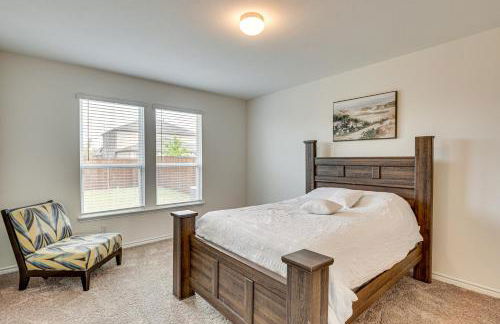 Private Yard and Pool Access Home in Krugerville - Foto 11