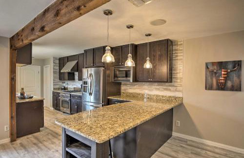 Families Welcome! Garland Home with Game Room - Foto 8