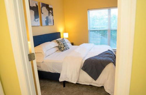 Stunning 3BR Apt, Parking, Full Kitchen, WiFi -H- - Foto 42