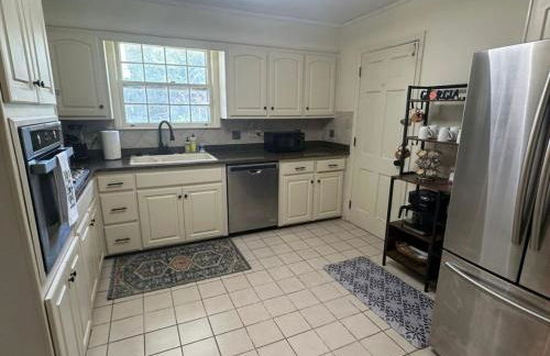 Walk to Masters! Spacious & Modern 4bd Home - Foto 4