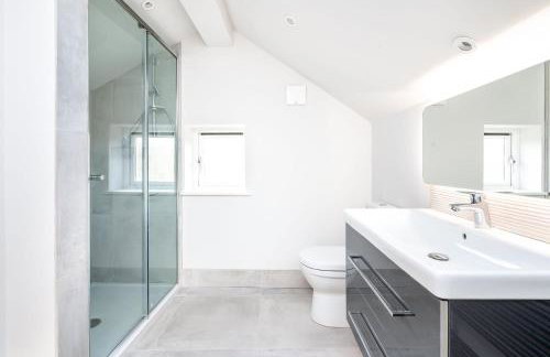 The Old Hotel - Photo 55