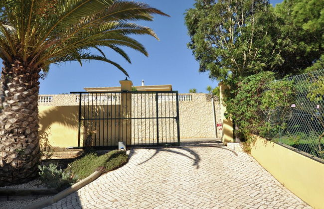 Semi-detached Villa With 1 Bedroom Located Near Meia Praia Beach - Lagos - Foto 33