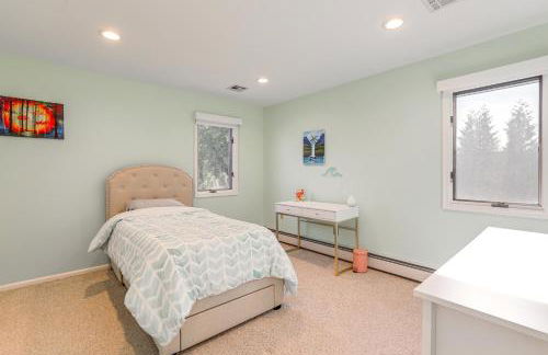 New Jersey Home with Private Office and Backyard Oasis - Foto 19