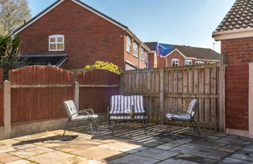 14 Acomb Wood Drive Peaceful 2-Bed Home in York with Free Parking - Pass the Keys - Photo 20